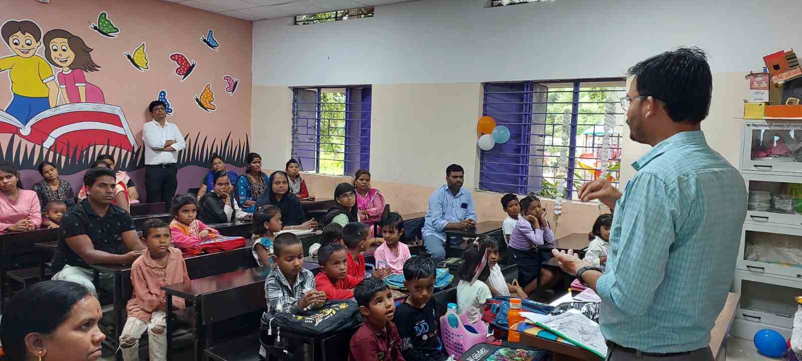 नगर परिषद उच्च प्राथमिक शाळा काटोल येथे प्रवेशोत्सव थाटात साजरा  करण्यात आला